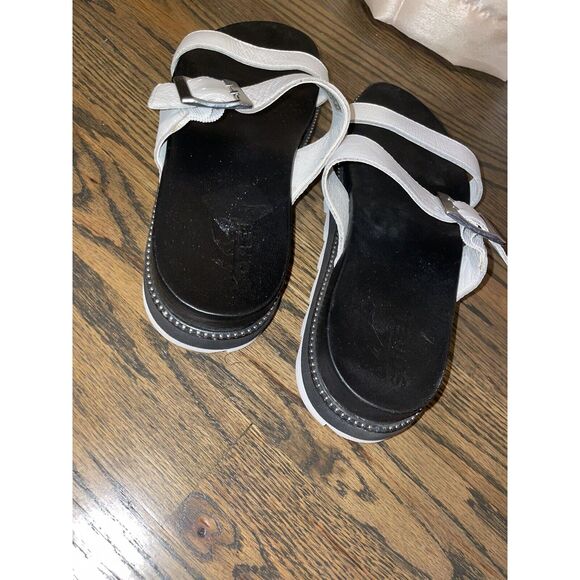 Sorel Roaming Slide Sandals Leather Buckles Sea Salt White Women’s 8 Flatform - Picture 8 of 10